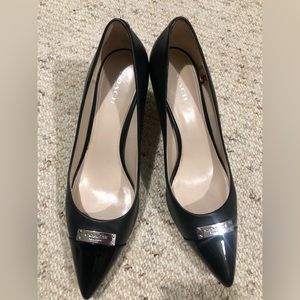 Coach pumps